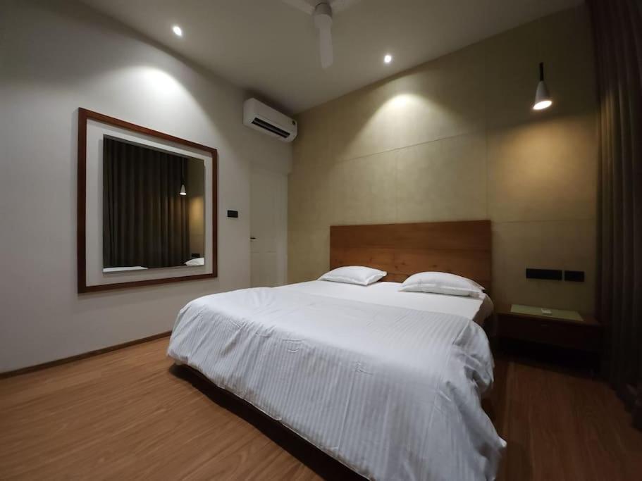 Gulzar 2Bhk Service Apartment, Каннур Екстер'єр фото